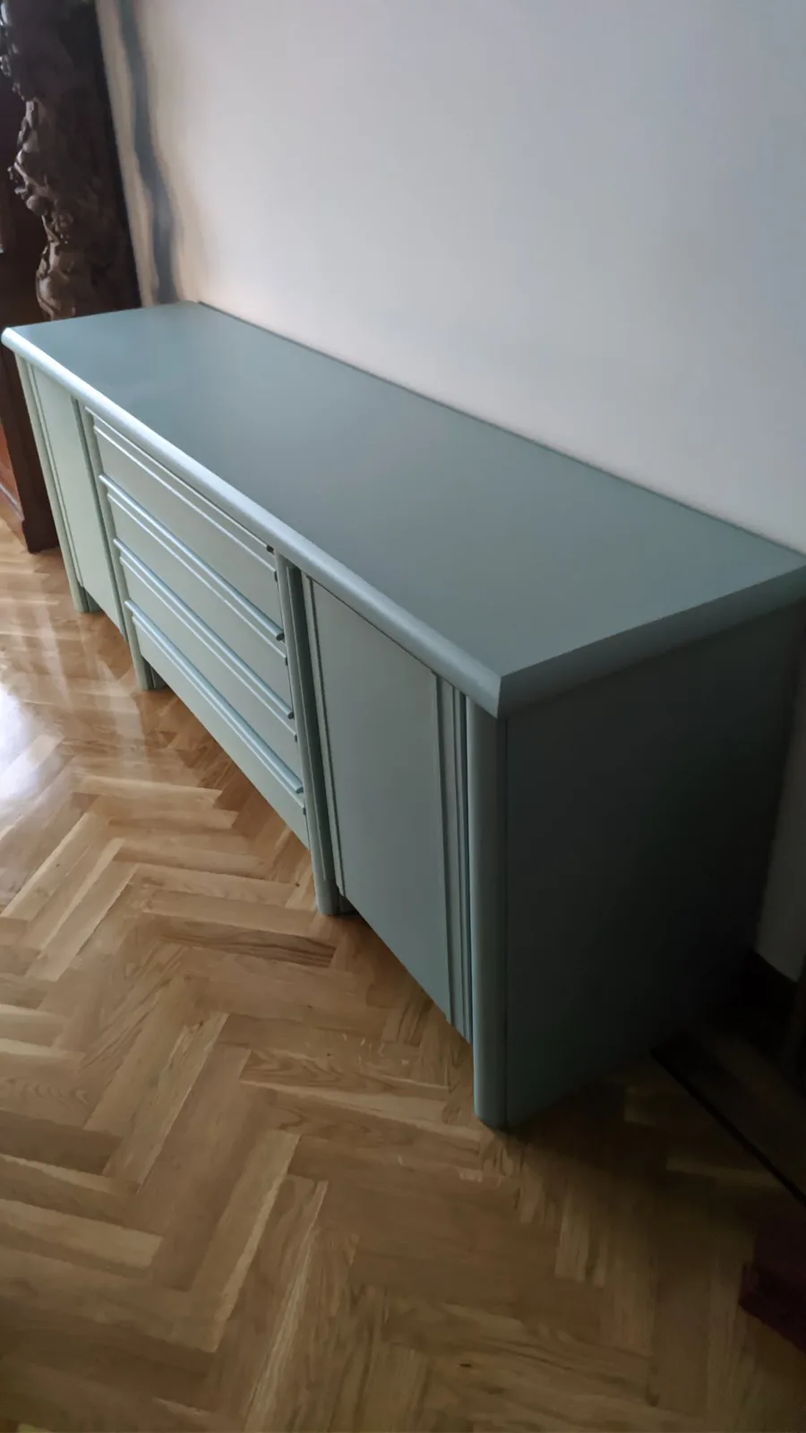 Aparador lacado en verde salvia, color personalizado en Galapagar