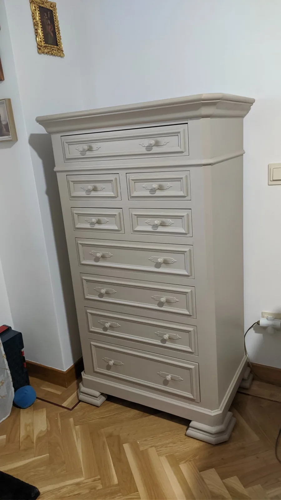 lacado chiffonier blanco roto en La Navata