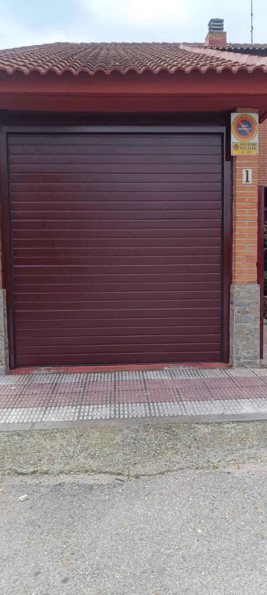 Después: resultado final puerta enrollable — Alpedrete