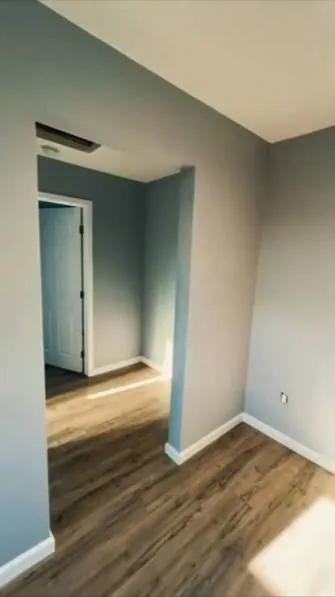 Resultado de pintura de interiores en Guadarrama — habitación pintada en gris profesional